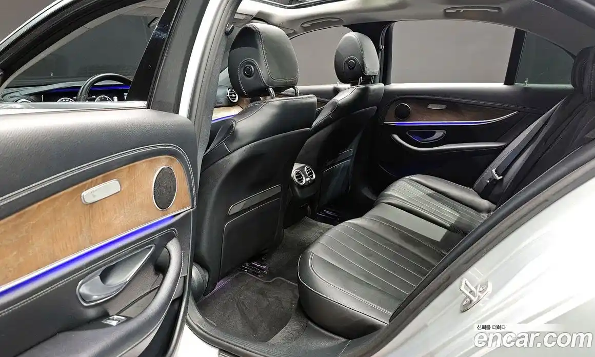 Mercedes-Benz E-Class 2017 2.0 Автомат в Москве № 749334, фото 10