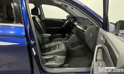 Volkswagen Tiguan 2020 2.0 Автомат в Москве № 750113, миниатюра 11