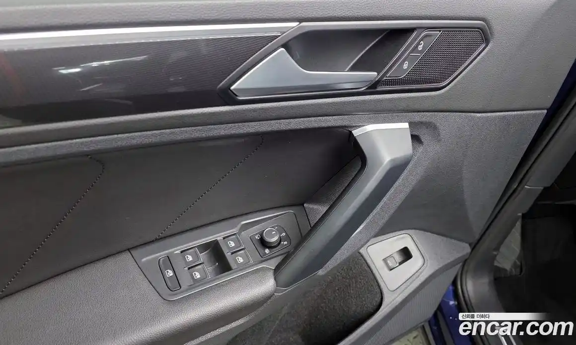 Volkswagen Tiguan 2020 2.0 Автомат в Москве № 750113, фото 18