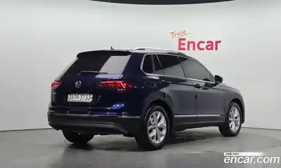Volkswagen Tiguan 2020 2.0 Автомат в Москве № 750113, миниатюра 2