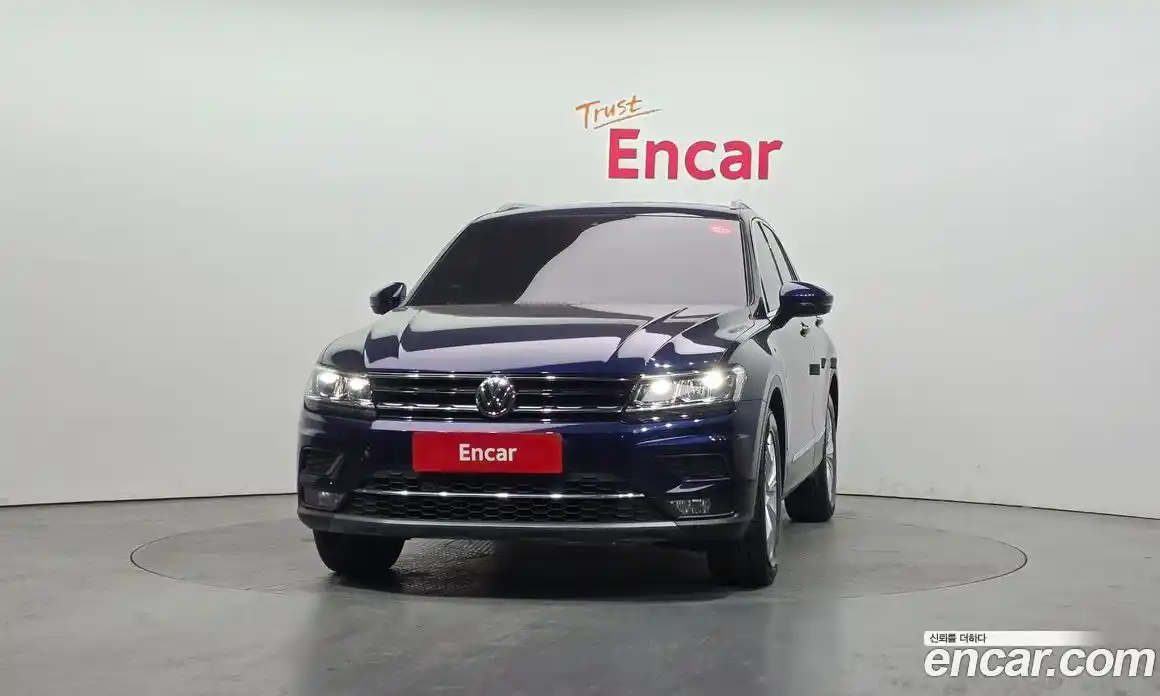 Volkswagen Tiguan 2020 2.0 Автомат в Москве № 750113, фото 3