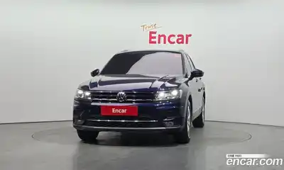 Volkswagen Tiguan 2020 2.0 Автомат в Москве № 750113, миниатюра 3