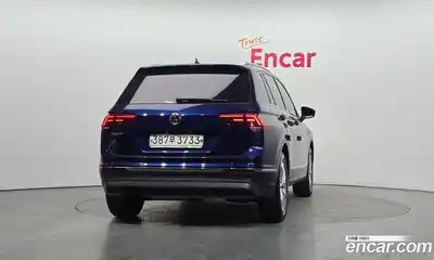 Volkswagen Tiguan 2020 2.0 Автомат в Москве № 750113, миниатюра 4