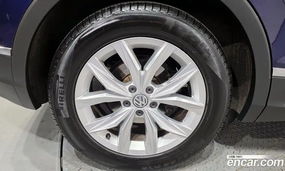 Volkswagen Tiguan 2020 2.0 Автомат в Москве № 750113, фото 5