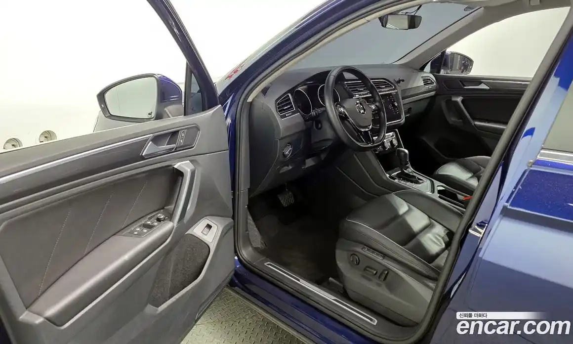 Volkswagen Tiguan 2020 2.0 Автомат в Москве № 750113, фото 10