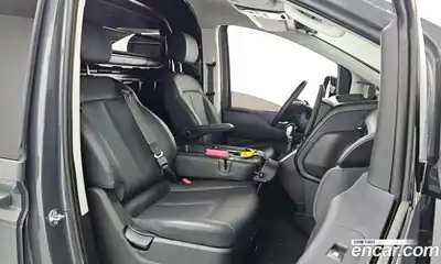 Hyundai Staria 2024 3.5 Автомат в Москве № 755987, миниатюра 11