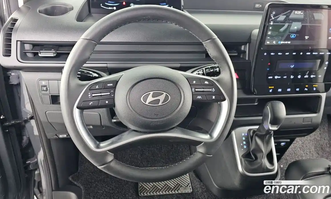 Hyundai Staria 2024 3.5 Автомат в Москве № 755987, фото 12