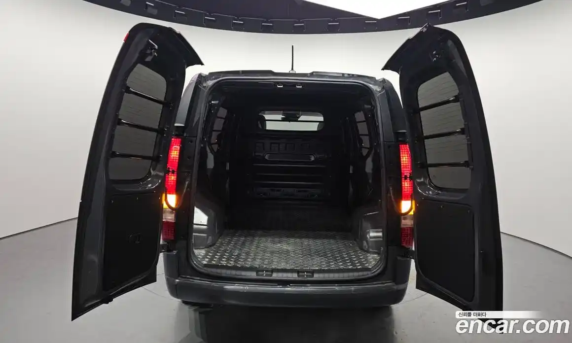 Hyundai Staria 2024 3.5 Автомат в Москве № 755987, фото 20