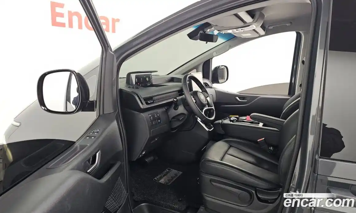 Hyundai Staria 2024 3.5 Автомат в Москве № 755987, фото 10