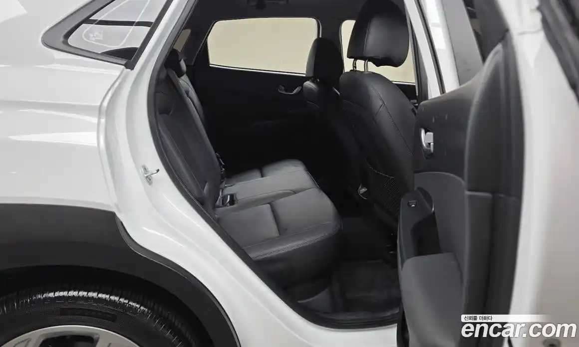 Hyundai Kona 2021 2.0 Автомат в Москве № 756130, фото 12