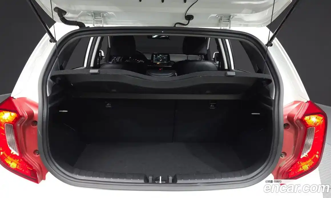 Kia Morning 2023 1.0 Автомат в Москве № 757236, фото 20