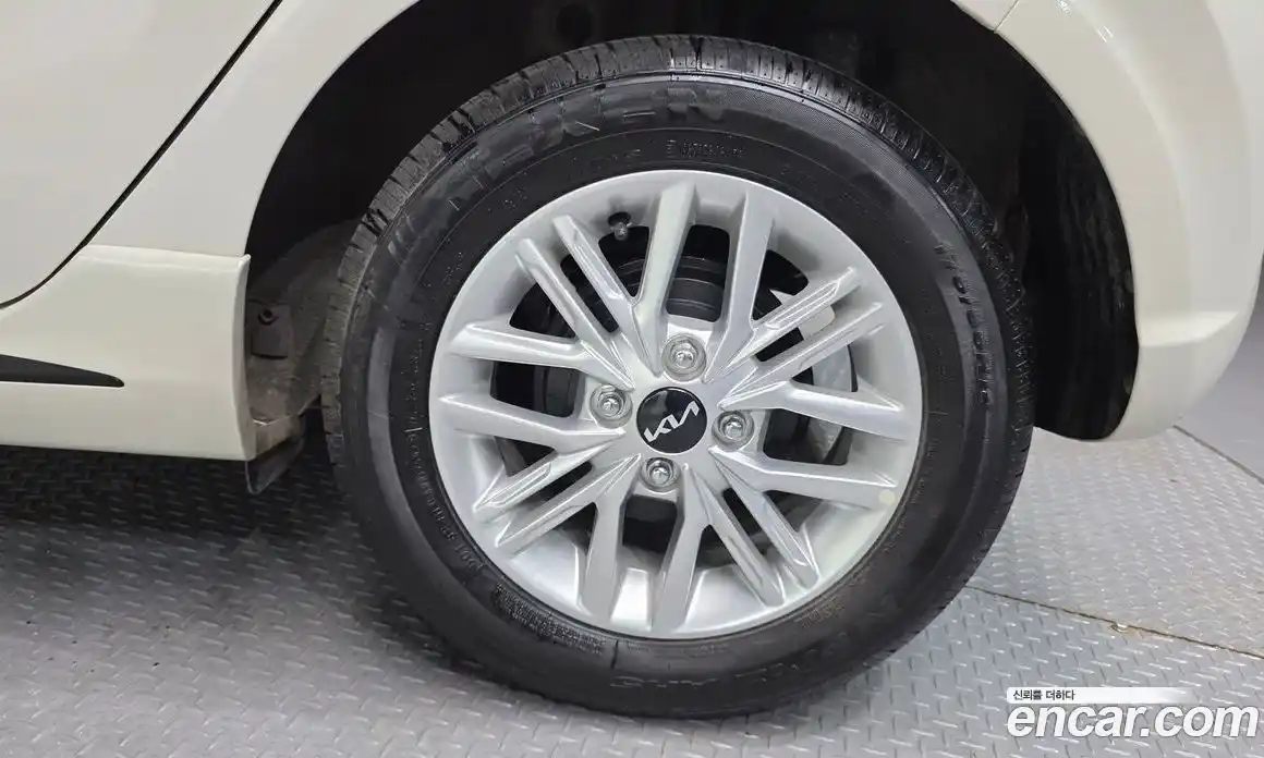 Kia Morning 2023 1.0 Автомат в Москве № 757801, фото 5