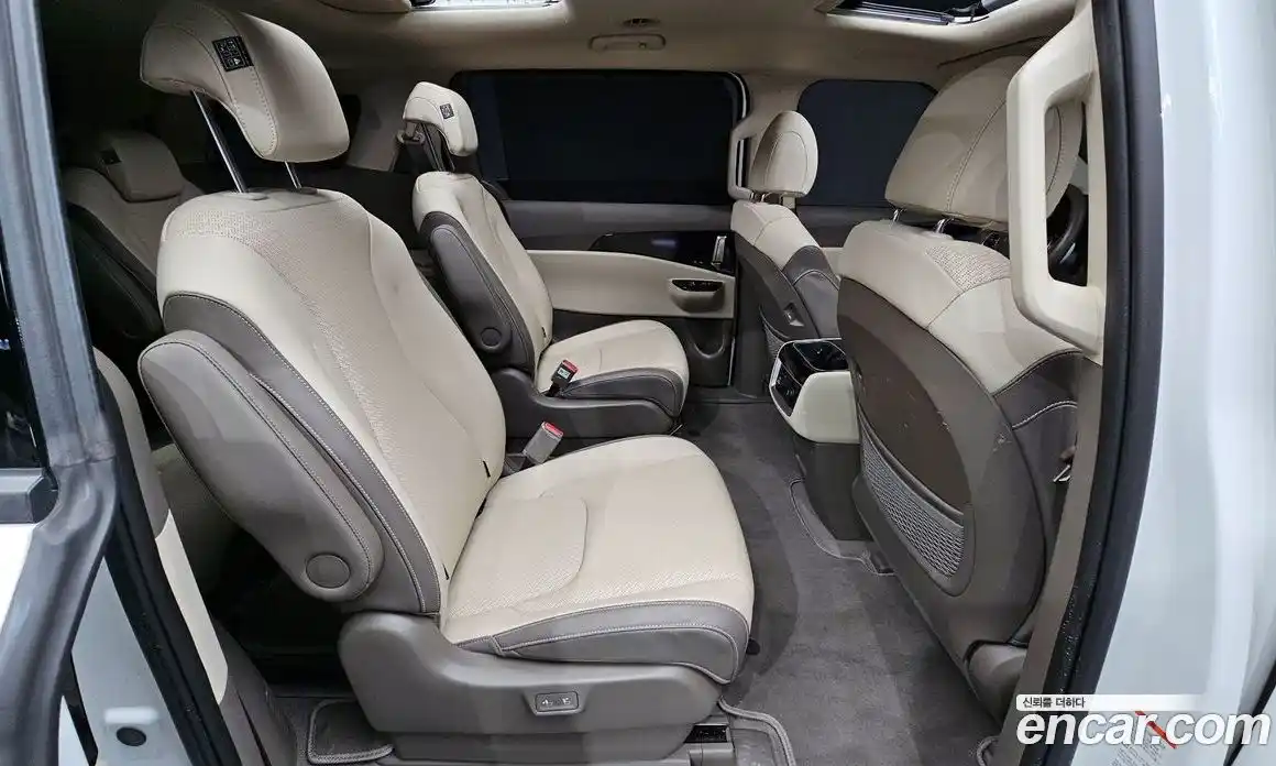 Kia Canival 2023 2.2 Автомат в Москве № 758313, фото 11