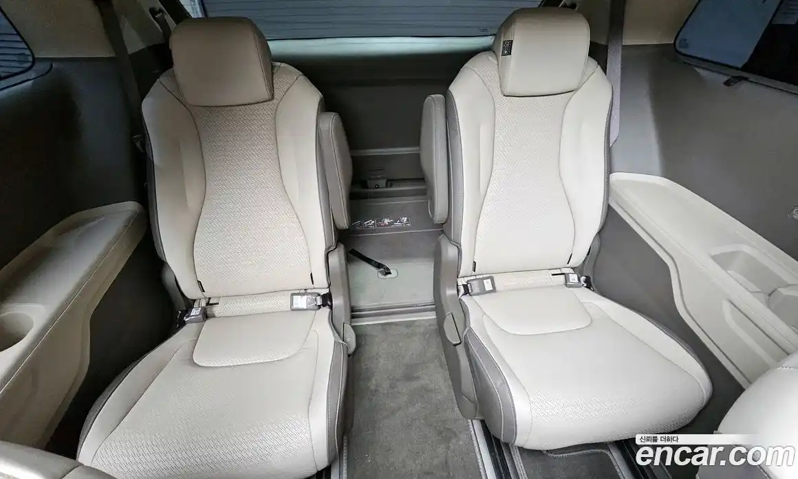 Kia Canival 2023 2.2 Автомат в Москве № 758313, фото 12