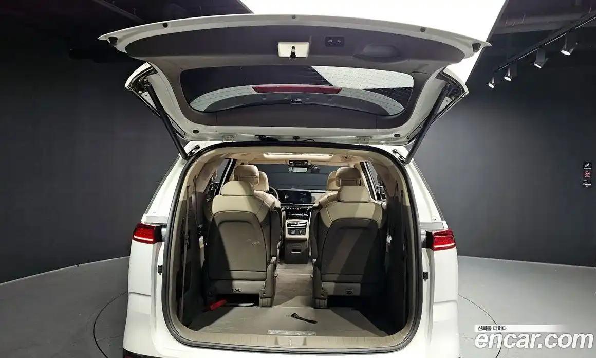 Kia Canival 2023 2.2 Автомат в Москве № 758313, фото 20