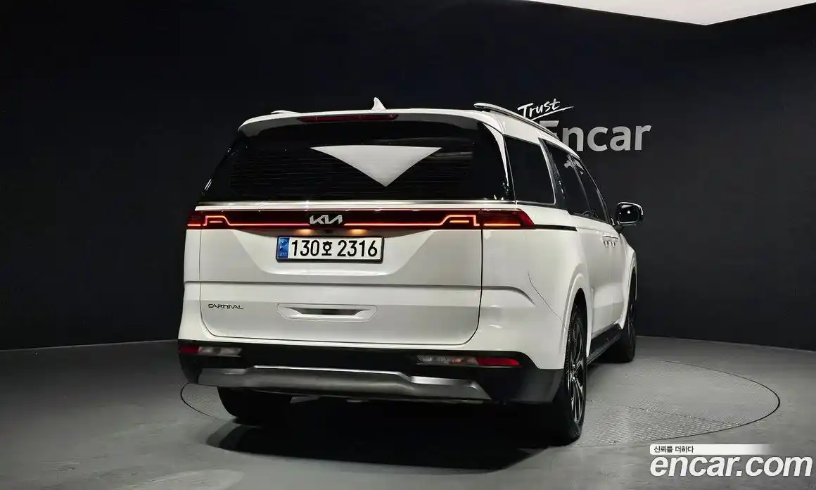 Kia Canival 2023 2.2 Автомат в Москве № 758313, фото 4