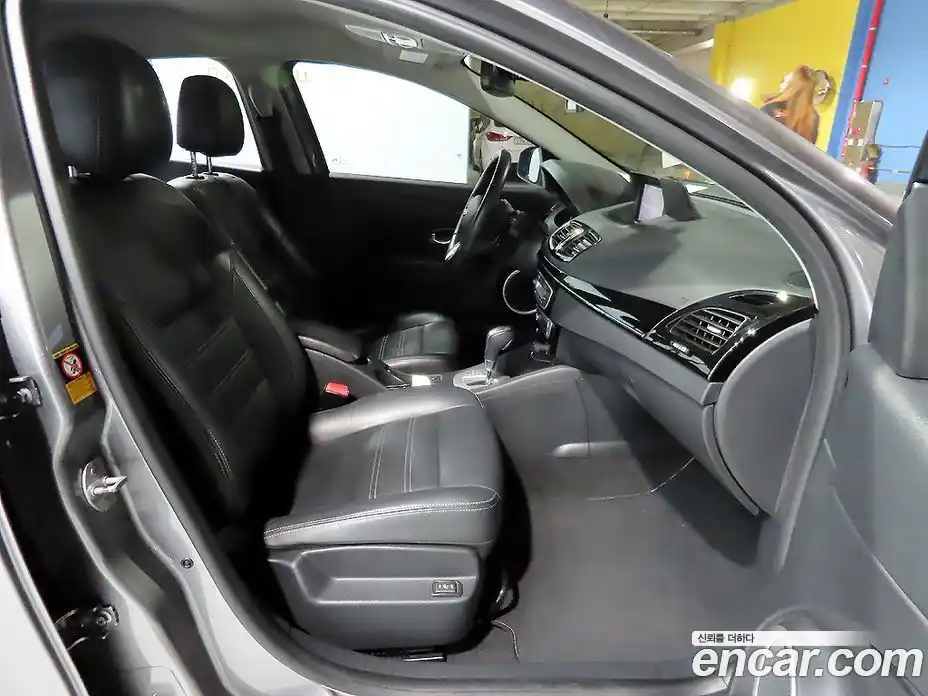 Renault SM3 2016 1.6 Автомат в Москве № 760044, фото 11