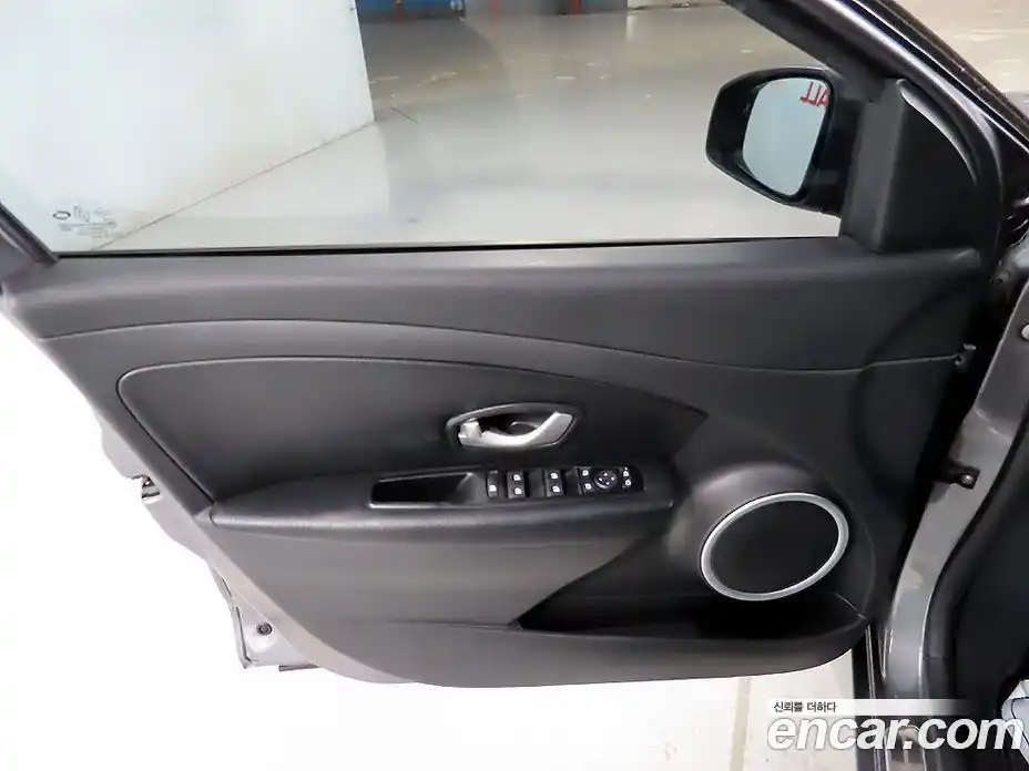 Renault SM3 2016 1.6 Автомат в Москве № 760044, фото 15