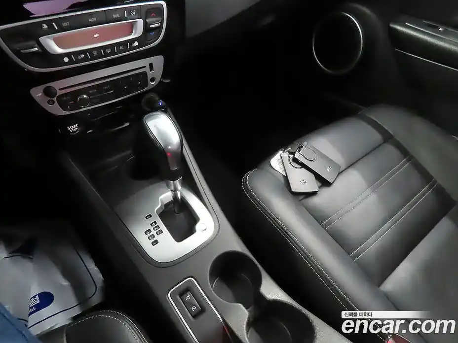 Renault SM3 2016 1.6 Автомат в Москве № 760044, фото 9