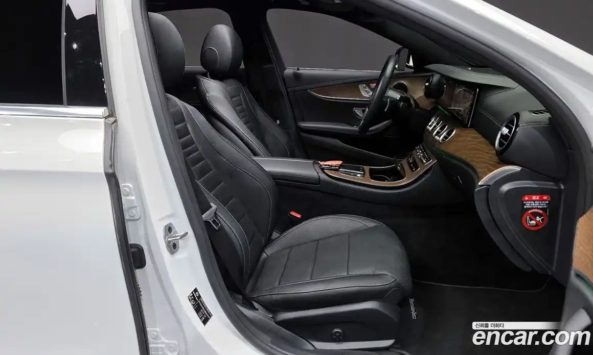 Mercedes-Benz E-Class 2022 2.0 Автомат в Москве № 763730, фото 11