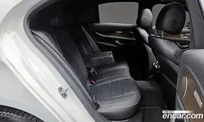 Mercedes-Benz E-Class 2022 2.0 Автомат в Москве № 763730, миниатюра 12