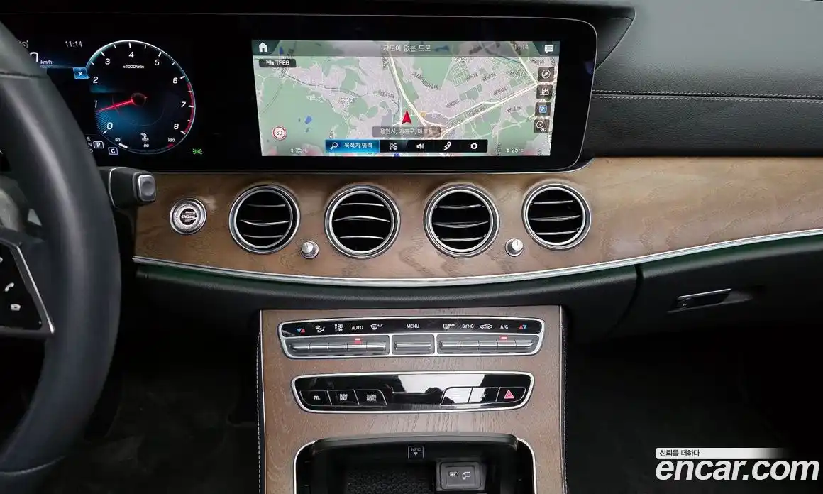 Mercedes-Benz E-Class 2022 2.0 Автомат в Москве № 763730, фото 15