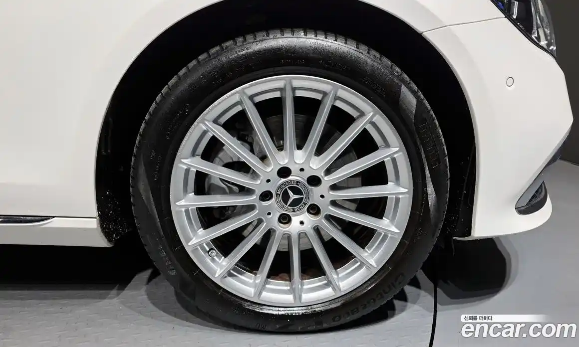 Mercedes-Benz E-Class 2022 2.0 Автомат в Москве № 763730, фото 5