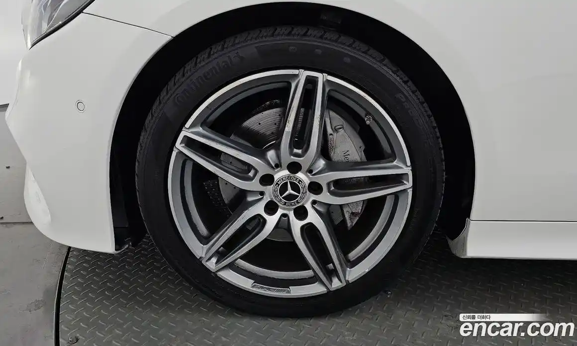 Mercedes-Benz E-Class 2018 1.9 Автомат в Москве № 764465, фото 4