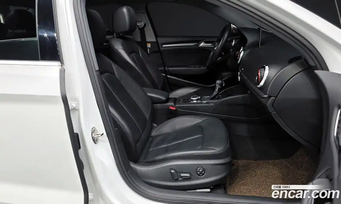 Audi A3 2018 2.0 Автомат в Москве № 764967, фото 11