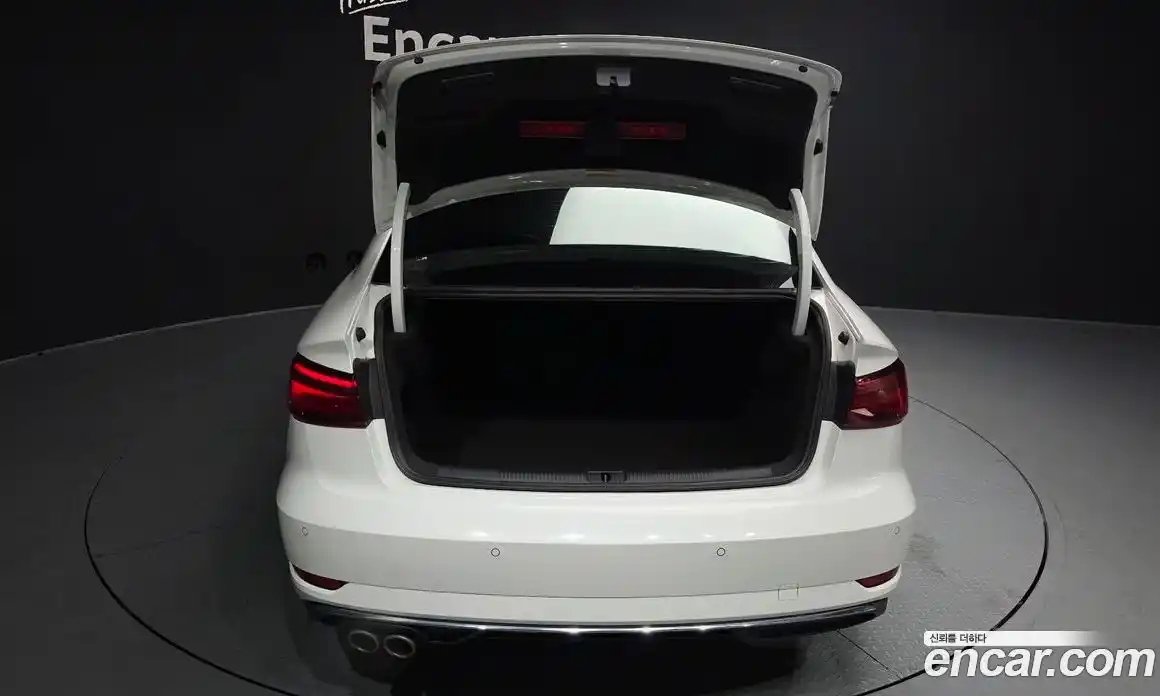 Audi A3 2018 2.0 Автомат в Москве № 764967, фото 20