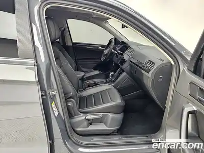 Volkswagen Tiguan 2021 2.0 Автомат в Москве № 767288, миниатюра 11
