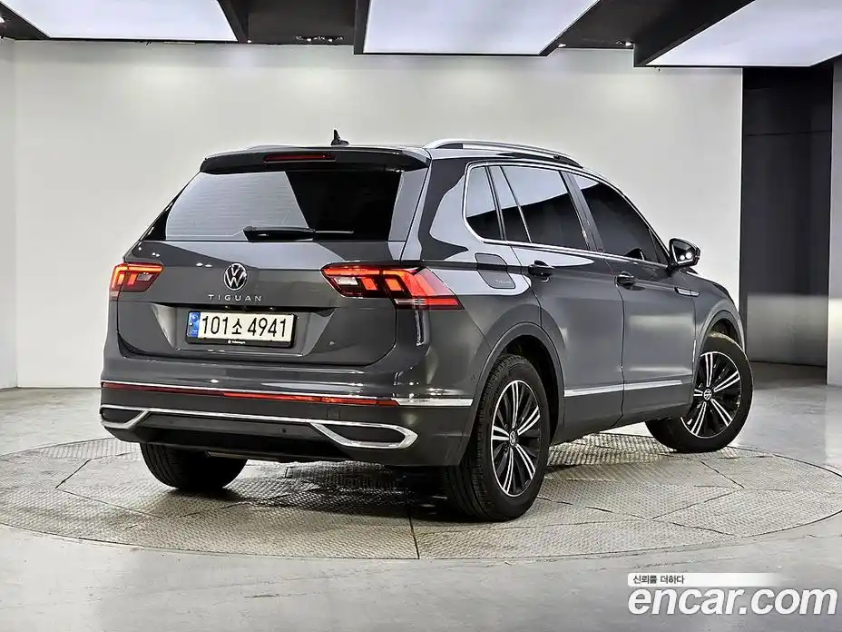 Volkswagen Tiguan 2021 2.0 Автомат в Москве № 767288, фото 4