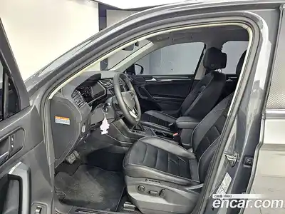 Volkswagen Tiguan 2021 2.0 Автомат в Москве № 767288, миниатюра 8