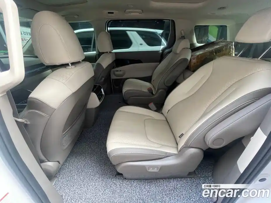 Kia Canival 2024 1.6 гидро в Москве № 12763, фото 9