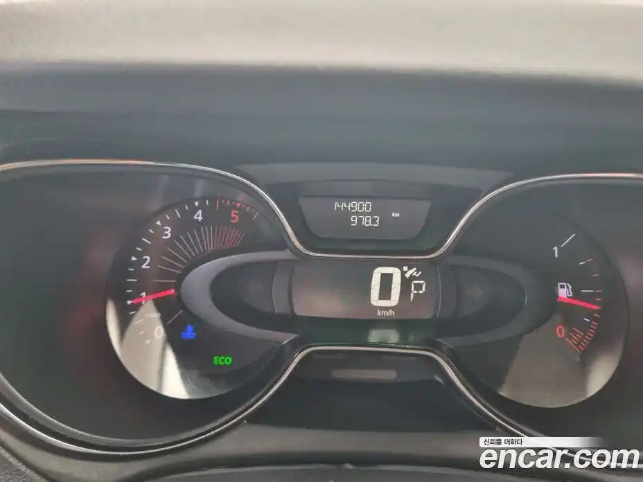 Renault QM3 2017 1.5 гидро в Москве № 186420, фото 18