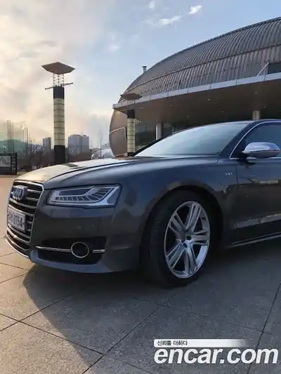 Audi S8, 2016