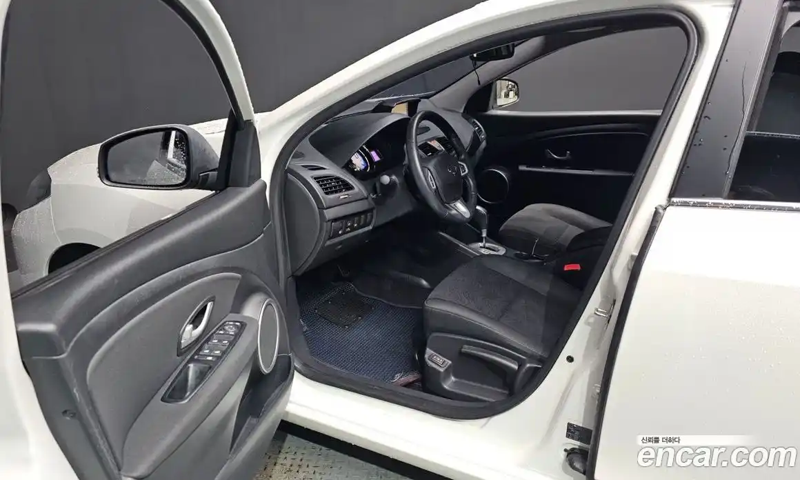 Renault SM3 2014 1.6 гидро в Москве № 796728, фото 10