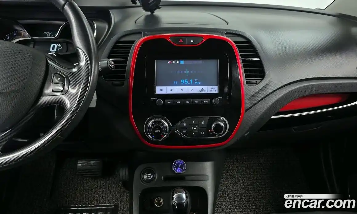 Renault QM3 2015 1.5 Автомат в Москве № 796745, фото 14