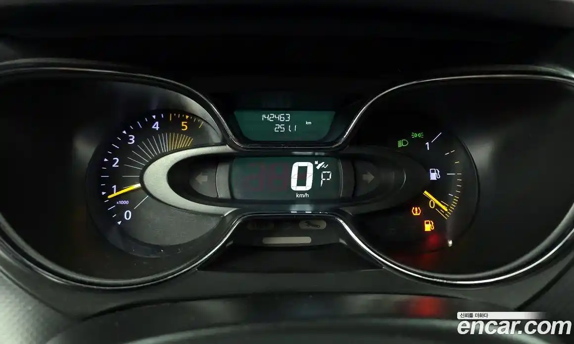 Renault QM3 2015 1.5 Автомат в Москве № 796745, фото 8