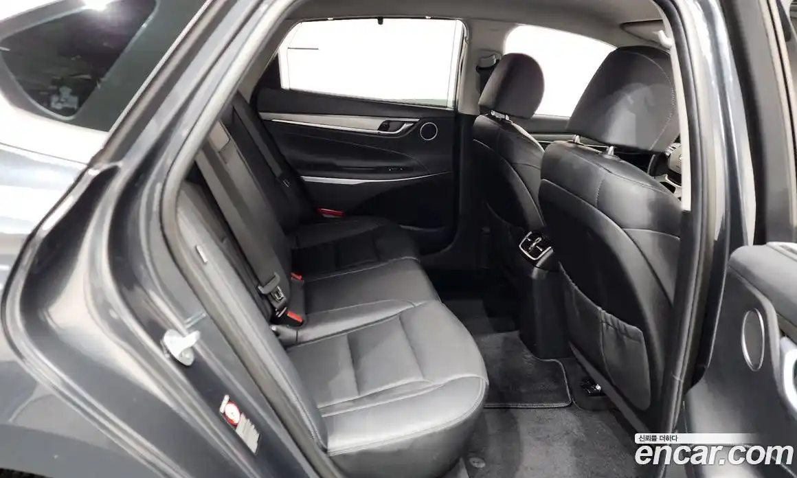 Hyundai Grandeur 2017 2.4 Автомат в Москве № 796903, фото 12