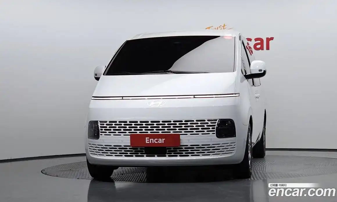 Hyundai Staria 2025 2.2 Автомат в Москве № 796984, фото 3