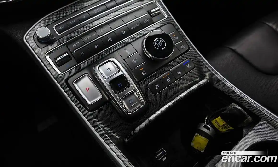 Hyundai Santa Fe 2021 2.2 Автомат в Москве № 797146, фото 9