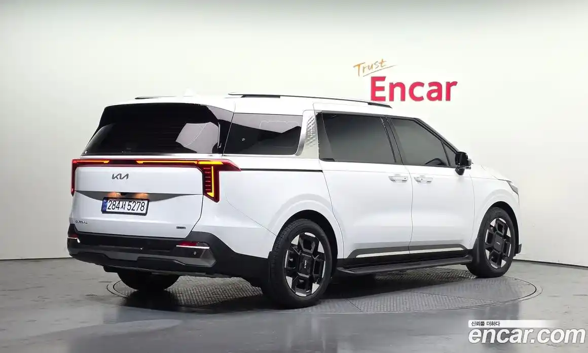 Kia Canival 2025 3.5 Автомат в Москве № 797572, фото 2