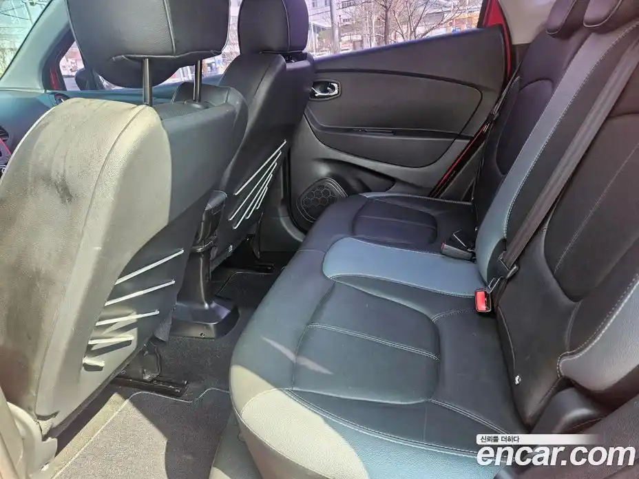 Renault QM3 2017 1.5 Автомат в Москве № 797589, фото 13