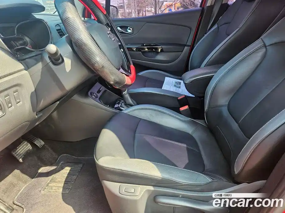 Renault QM3 2017 1.5 Автомат в Москве № 797589, фото 16