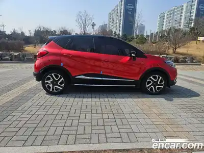 Renault QM3 2017 1.5 Автомат в Москве № 797589, миниатюра 7