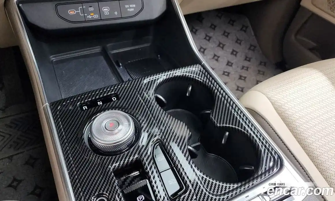 Kia Canival 2023 3.5 Автомат в Москве № 797756, фото 9