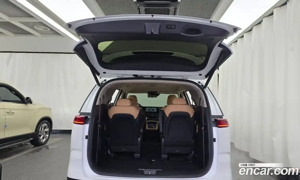 Kia Canival 2023 3.5 Автомат в Москве № 797781, фото 20