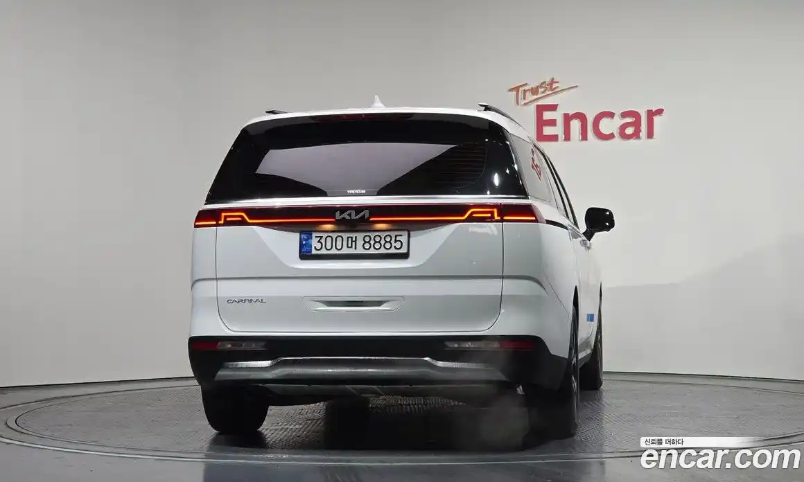 Kia Canival 2023 3.5 Автомат в Москве № 797781, фото 4