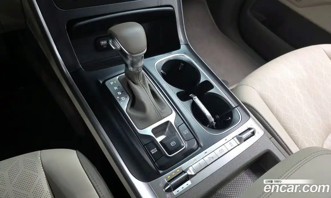 Kia Canival 2021 2.2 Автомат в Москве № 798112, фото 9